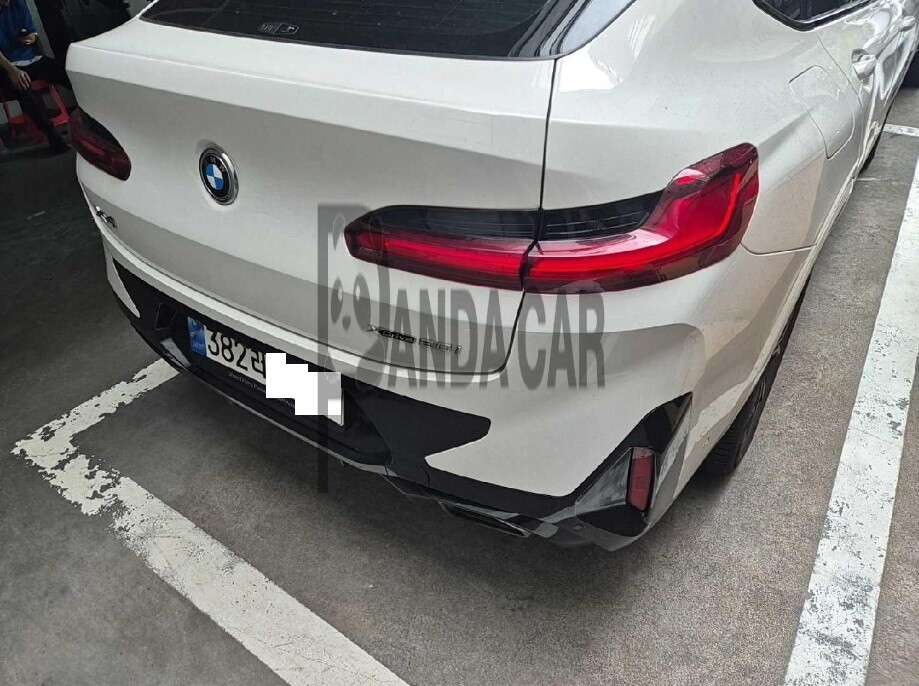 2022 BMW X4 xDrive20i, photograph 4