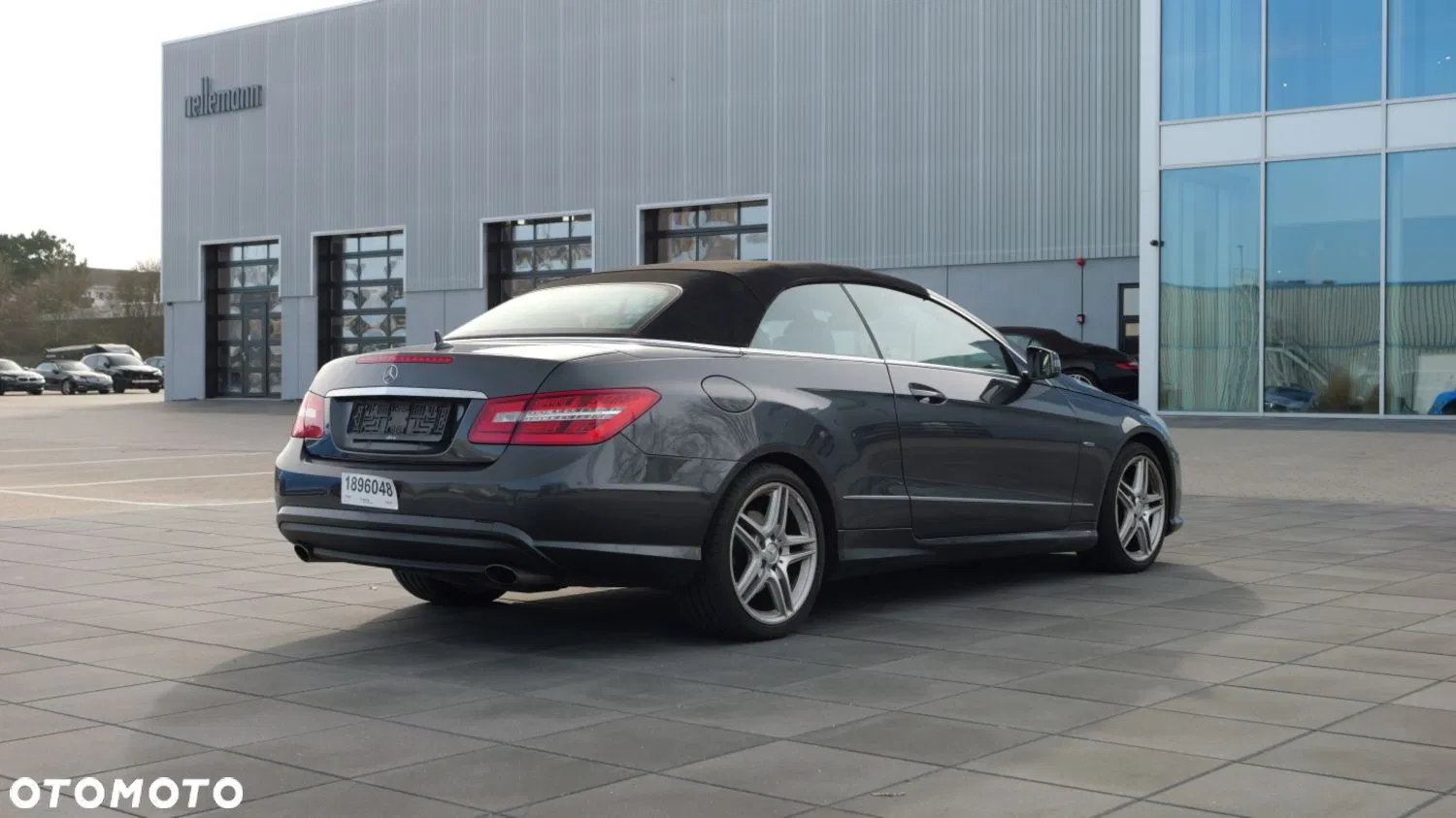 2010 Mercedes-Benz Klasa E 350 CGI BlueEFFICIENCY 7G-TRONIC Elegance, photograph 10