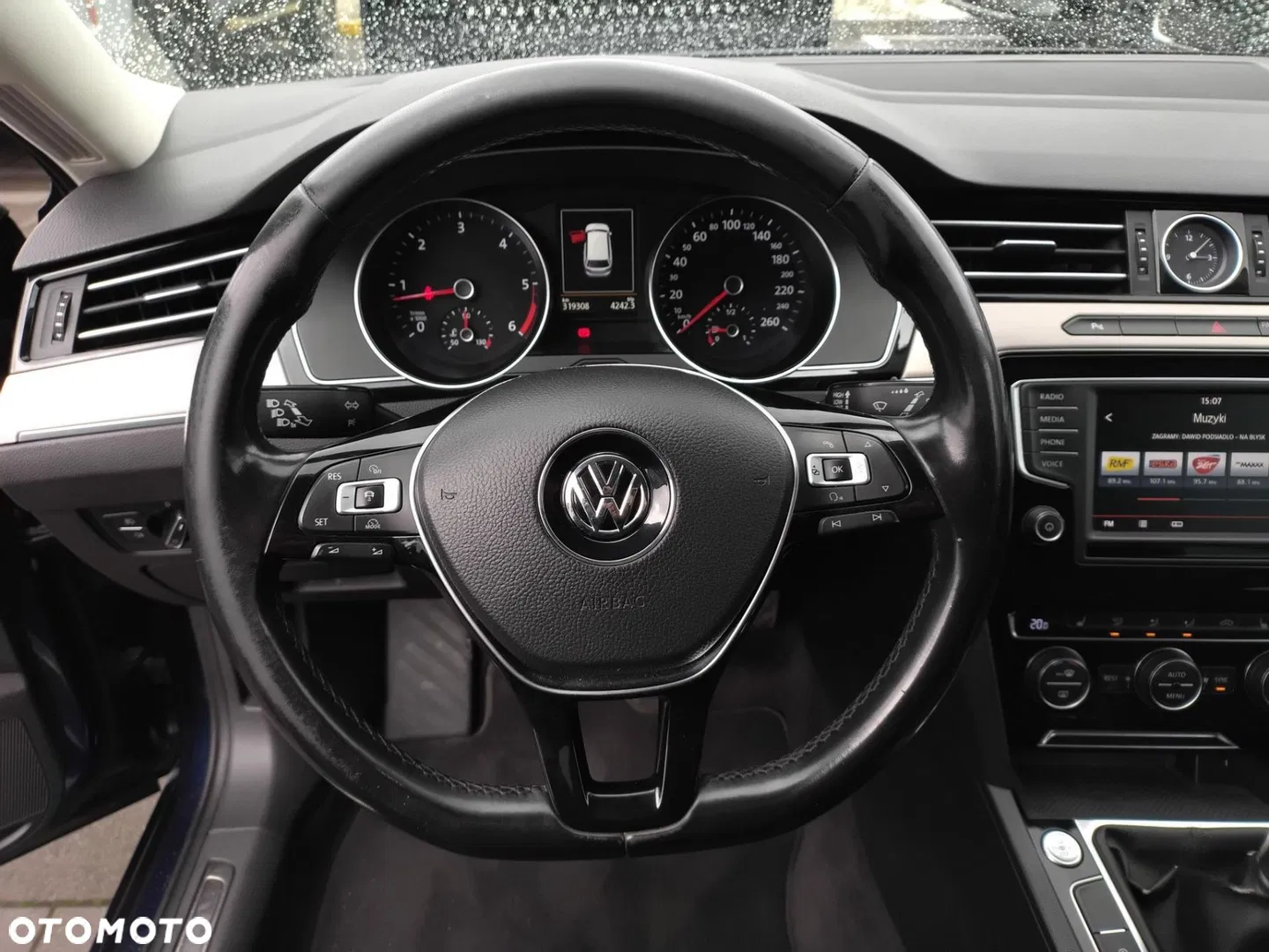 2015 Volkswagen Passat, photograph 12