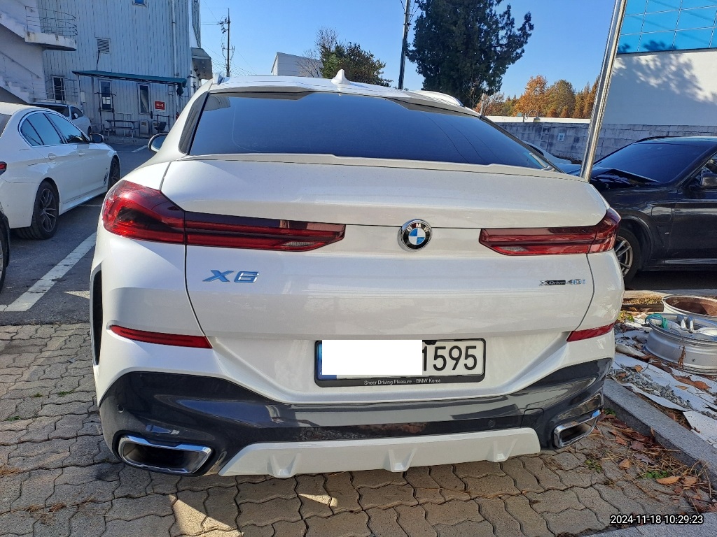 2023 BMW X6 xDrive40i, photograph 1