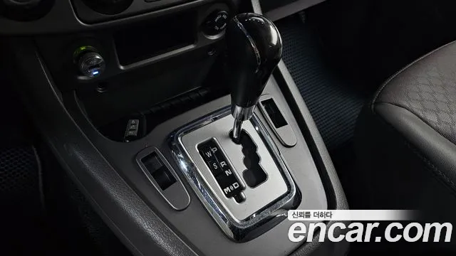 2016 KG_Mobility_Ssangyong KORANDO 4WD Chateau 11-seater, photograph 5