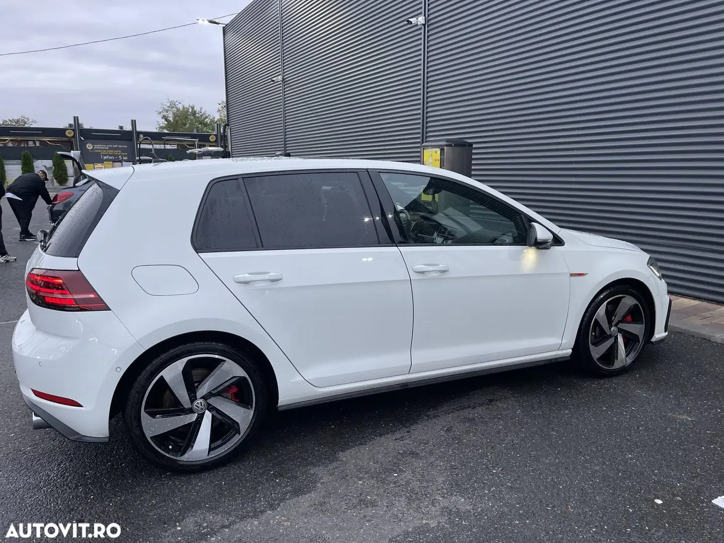 2019 Volkswagen Golf GTI 2.0 TSI OPF Performance, photograph 4