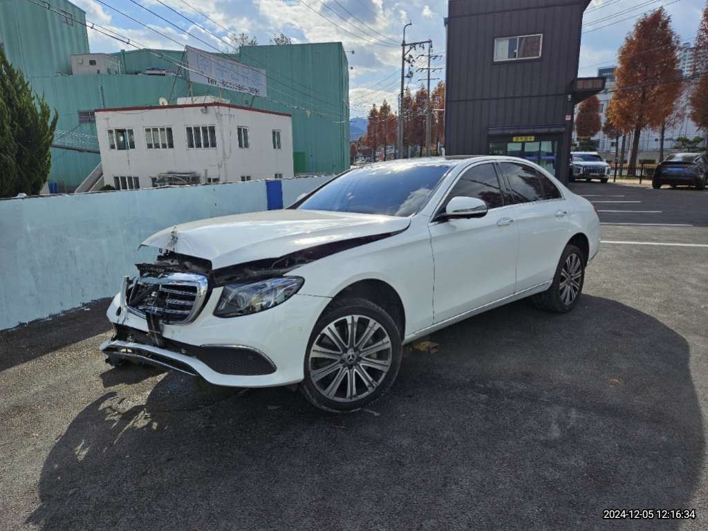 2020 Mercedes-Benz E450 4MATIC, photograph 4