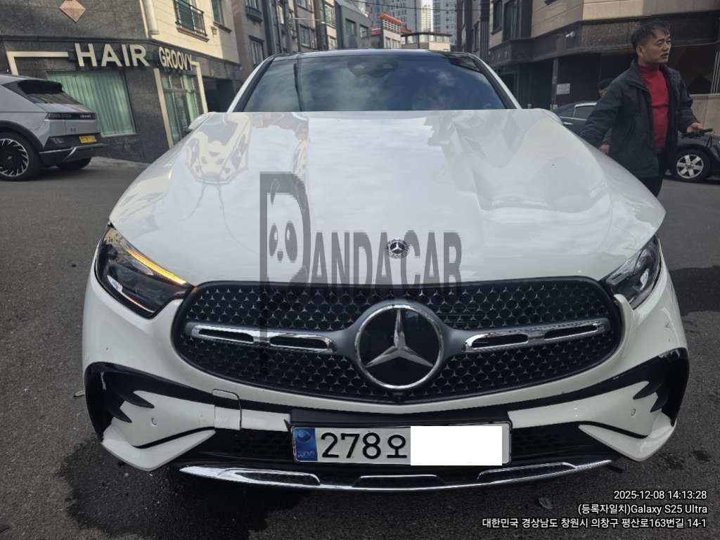 2024 Mercedes-Benz GLC 300 4MATIC Coupe, photograph 1