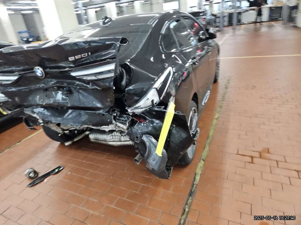 2022 BMW 220i Gran Coupe, photograph 2