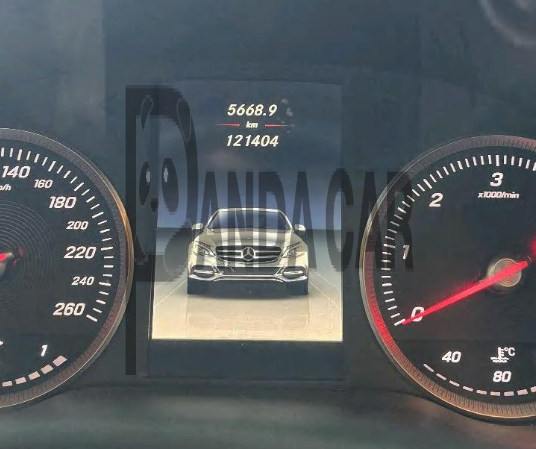 2017 Mercedes-Benz C200 d, photograph 2