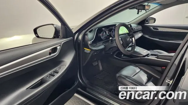 2020 Hyundai Grandeur Premium Choice, photograph 4