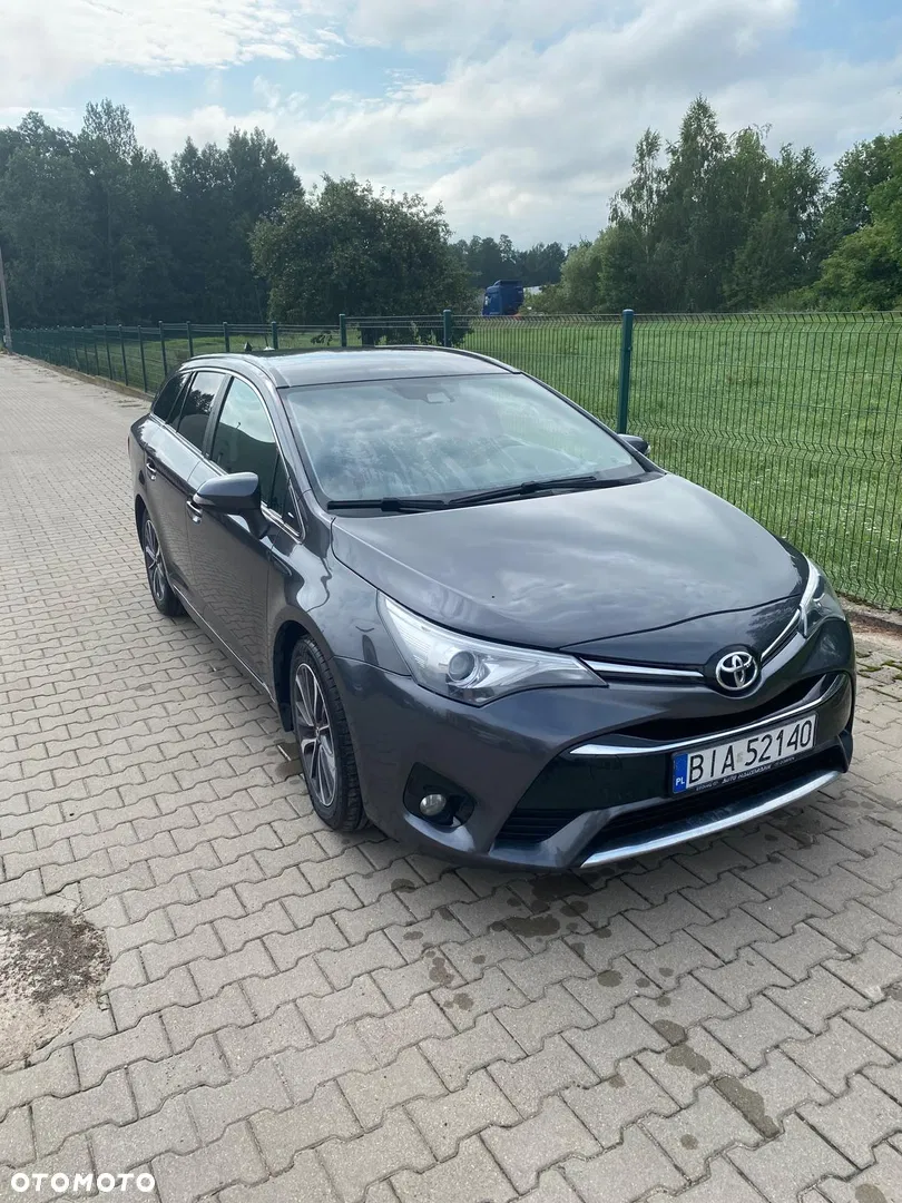 Toyota Avensis 2.0 D-4D Prestige — photo 1 of 14
