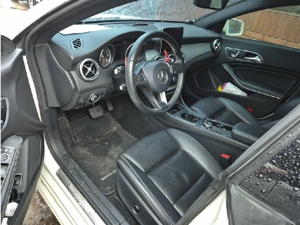 2017 Mercedes-Benz CLA250 4Matic, photograph 2