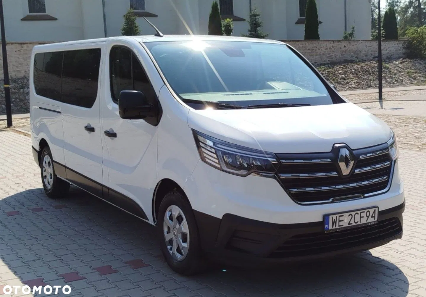 Renault Trafic — photo 1 of 30