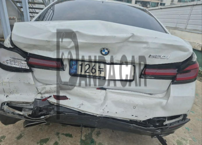 2023 BMW 520i, photograph 2