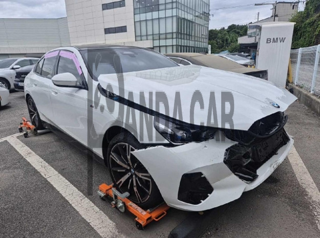 2026 BMW 530i xDrive, photograph 2