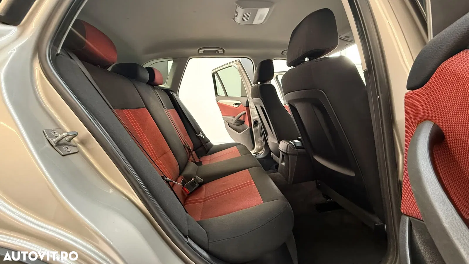 2010 BMW X1 xDrive20d, photograph 10
