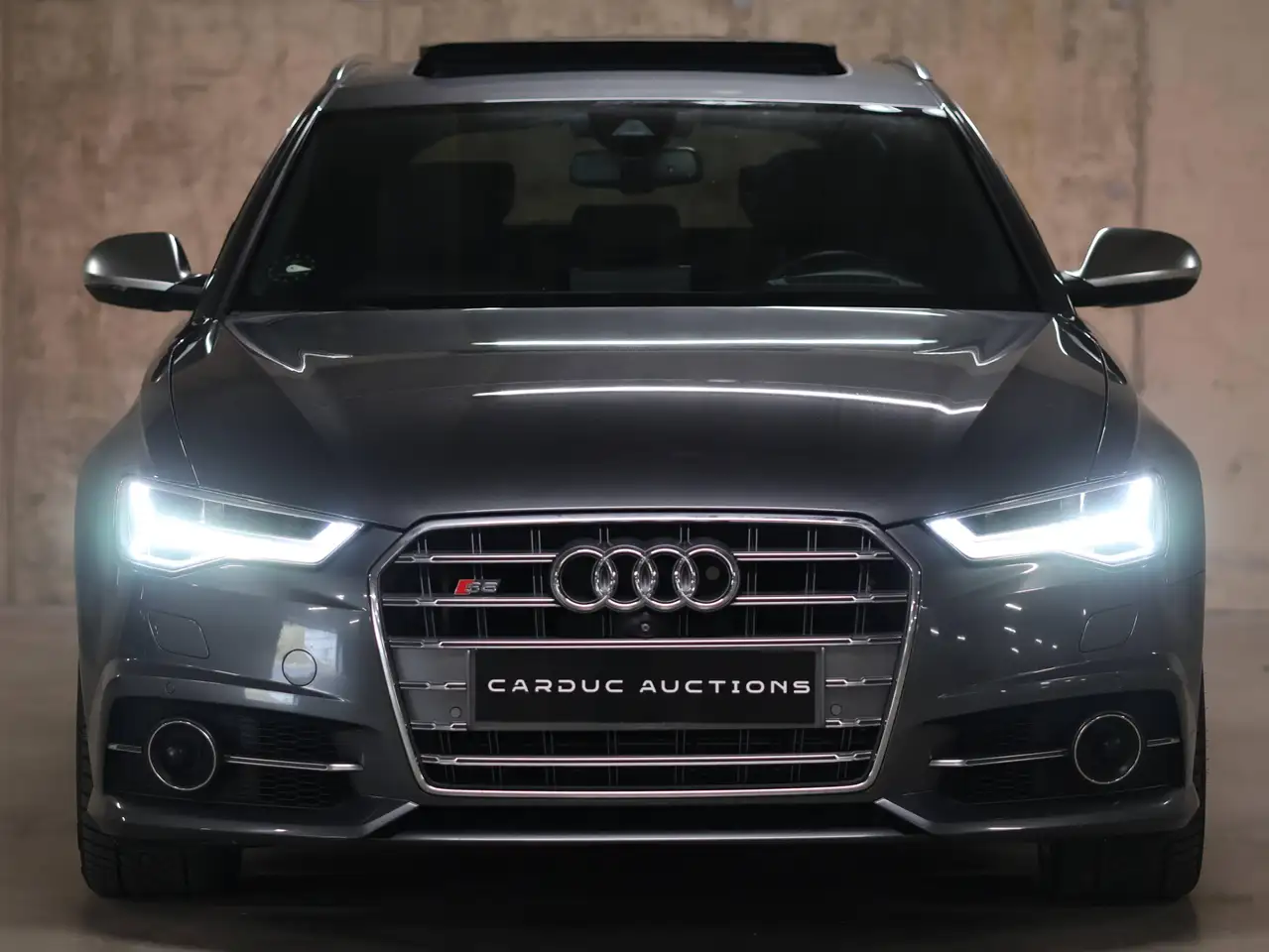 2016 Audi S6 S6 Avant, photograph 5