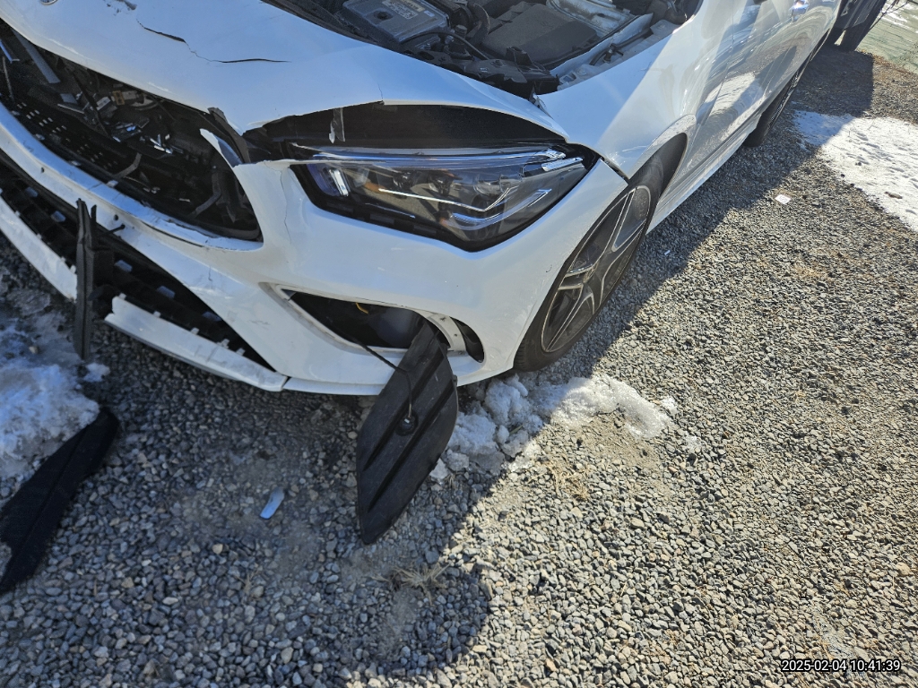 2020 Mercedes-Benz CLA250 4MATIC, photograph 3
