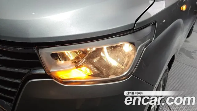 2020 Hyundai Starex Van 5-Seater, photograph 7
