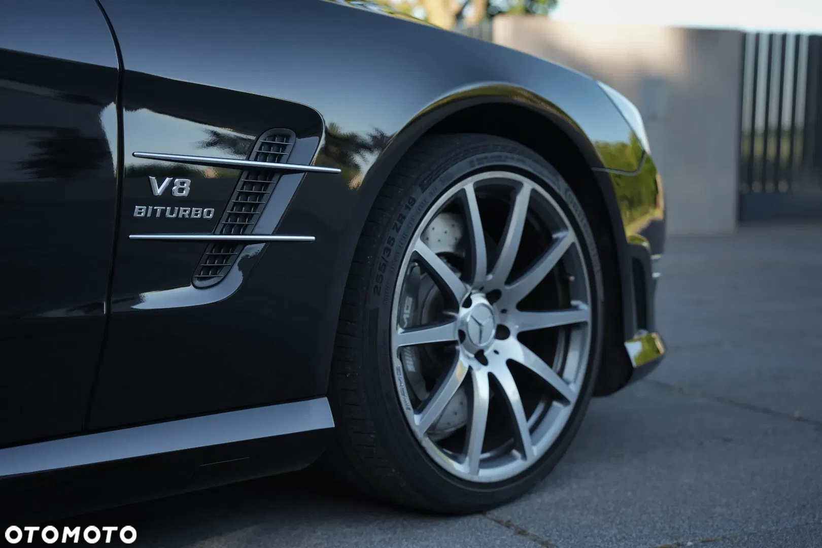 2012 Mercedes-Benz SL 63 AMG, photograph 3