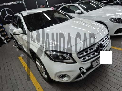 2019 Mercedes-Benz GLA220, photograph 4