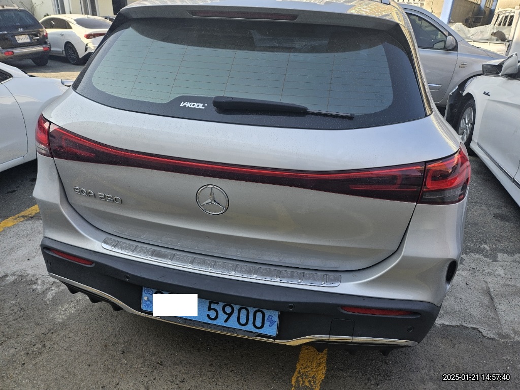 2023 Mercedes-Benz EQA250, photograph 1