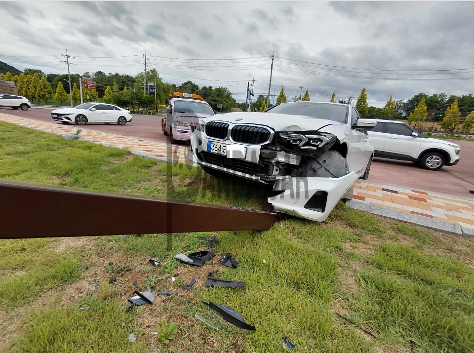 2023 BMW 320i, photograph 4
