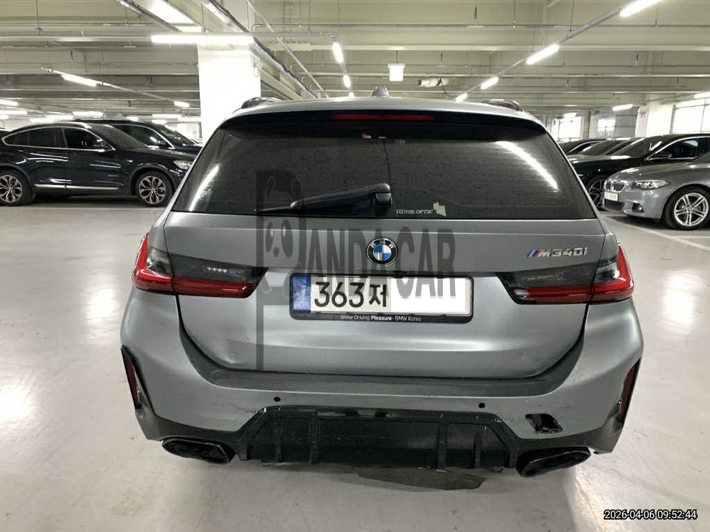 2025 BMW M340i xDrive Touring, photograph 5