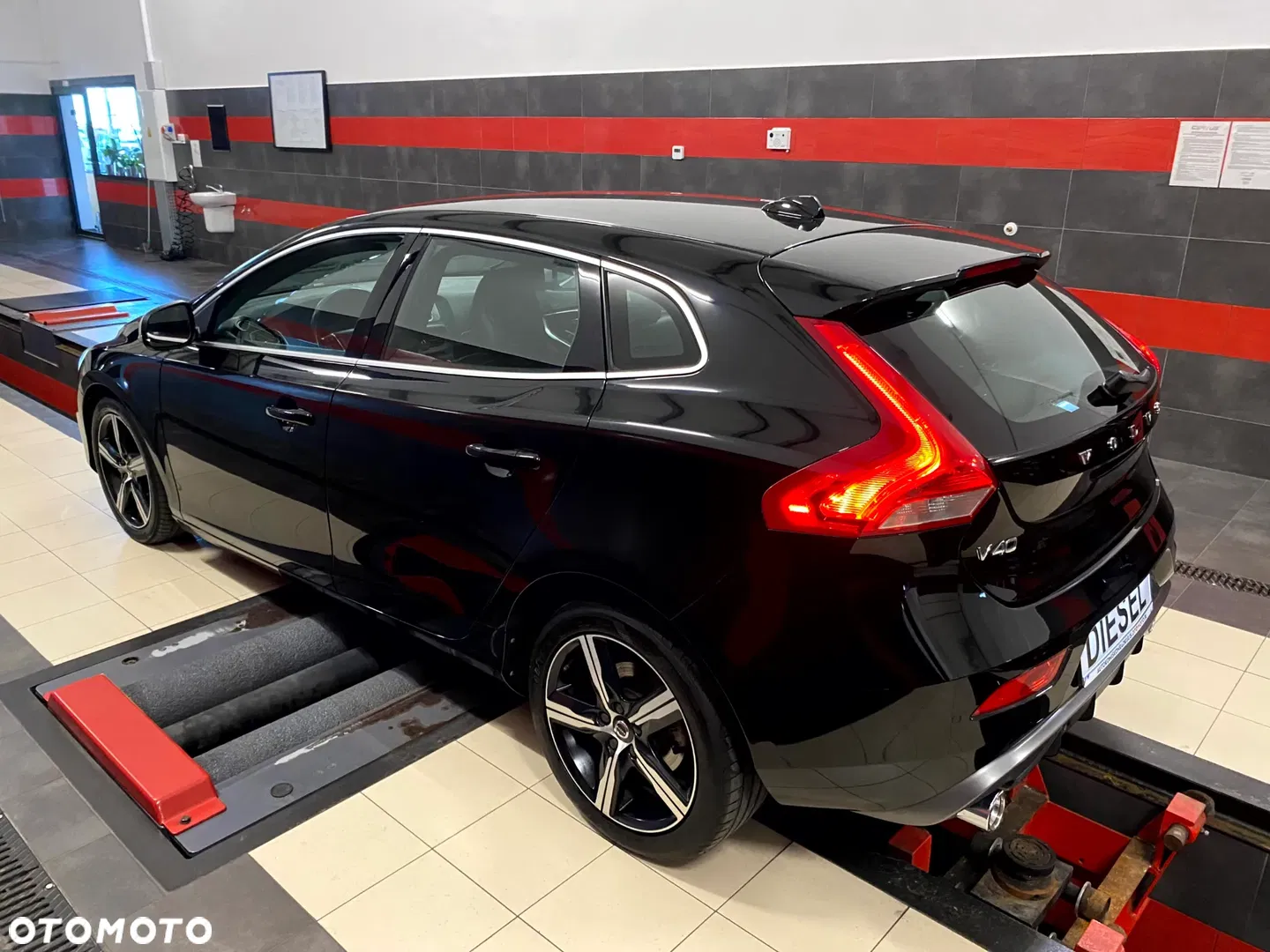 2017 Volvo V40 D2 Drive-E SCR R-Design Momentum, photograph 12