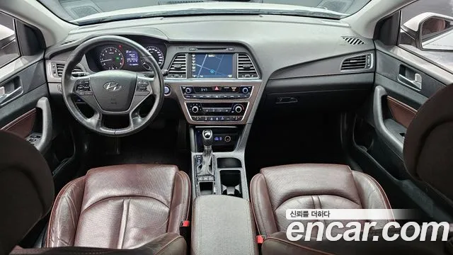 Hyundai Sonata 2.0 Care+ — photo 1 of 20