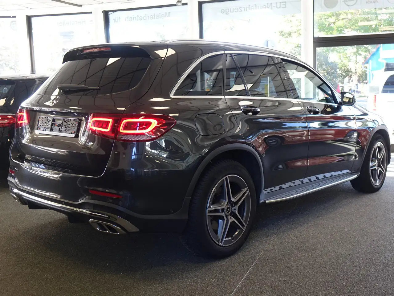 2022 Mercedes-Benz GLC 200 GLC 200 4Matic +AMG-Line+RFK+AHK+Trittbretter+, photograph 4
