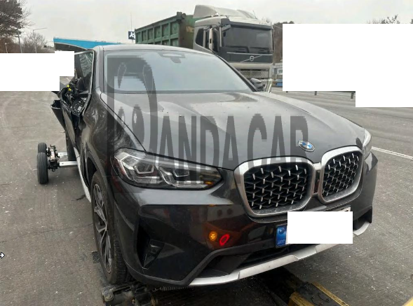 2025 BMW X4 xDrive20i, photograph 1