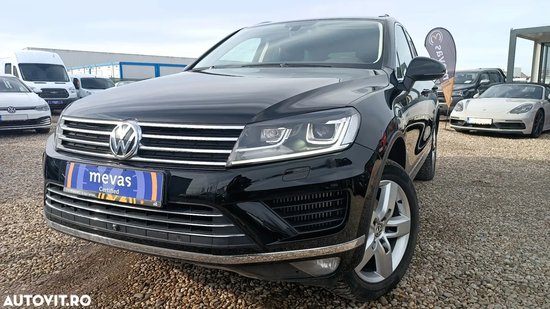 2018 Volkswagen Touareg V6 TDI BMT Supreme Plus, photograph 3