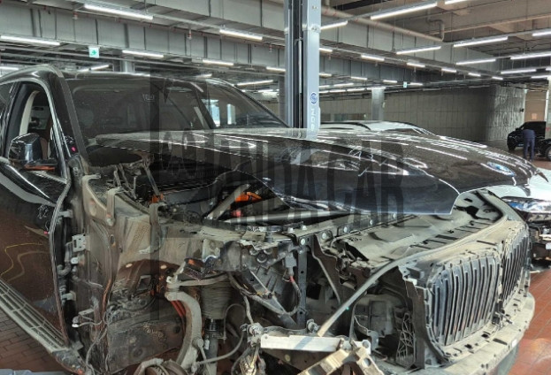 2022 BMW X5 xDrive45e iPerformance, photograph 3