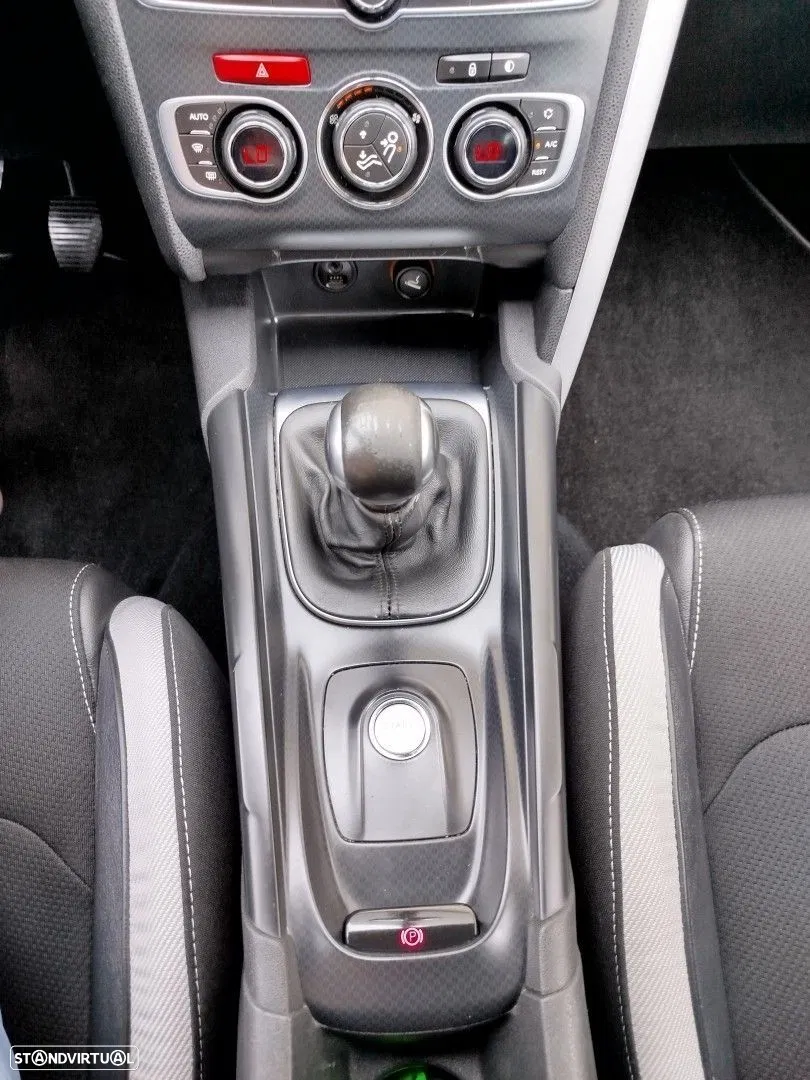 2015 Citroën DS4 1.2 PureTech So Chic, photograph 10
