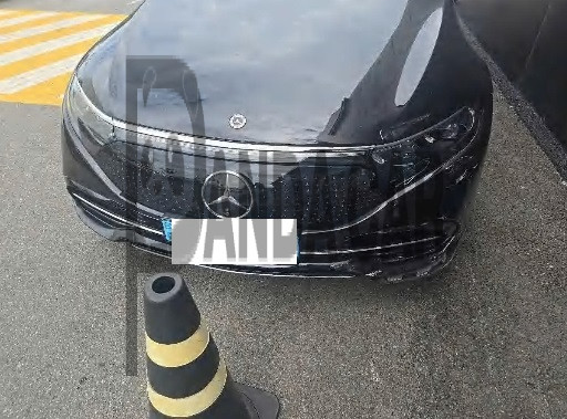 2022 Mercedes-Benz EQS350, photograph 1