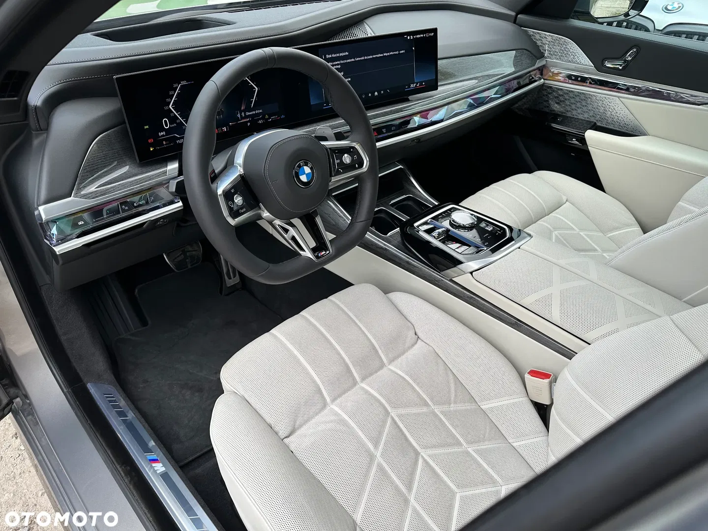 2025 BMW Seria 7 740d xDrive mHEV M Sport sport, photograph 11