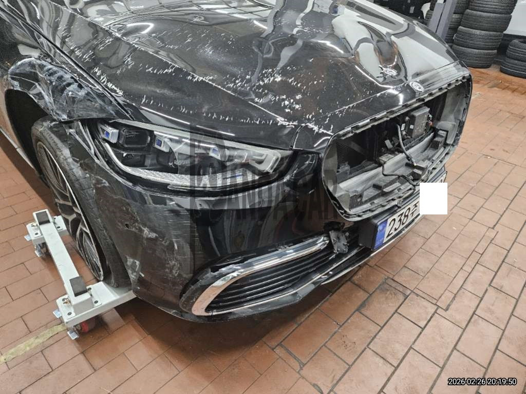 2025 Mercedes-Benz S 450 4MATIC, photograph 3