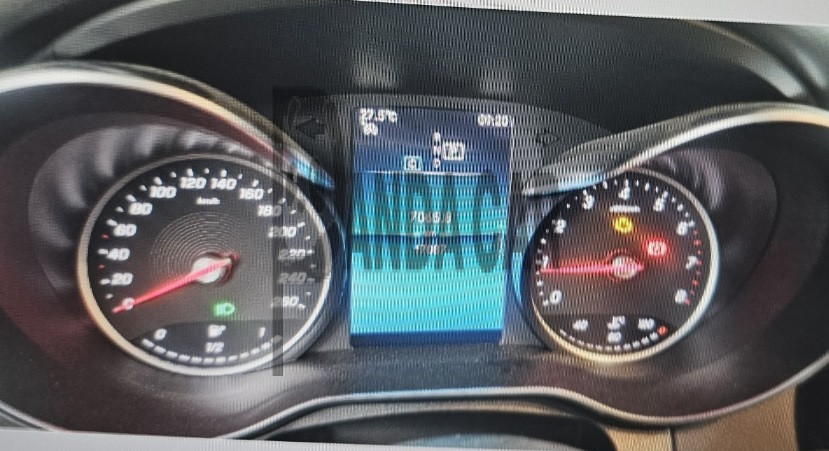 2020 Mercedes-Benz C200, photograph 2