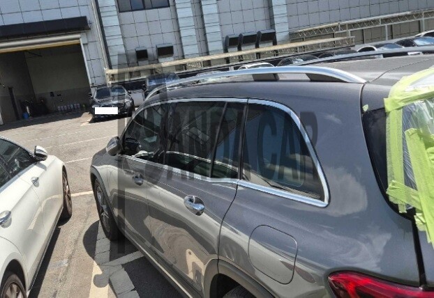 2022 Mercedes-Benz GLB250 4MATIC, photograph 3