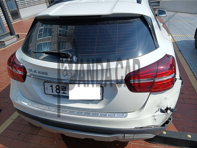 2018 Mercedes-Benz GLA220, photograph 1