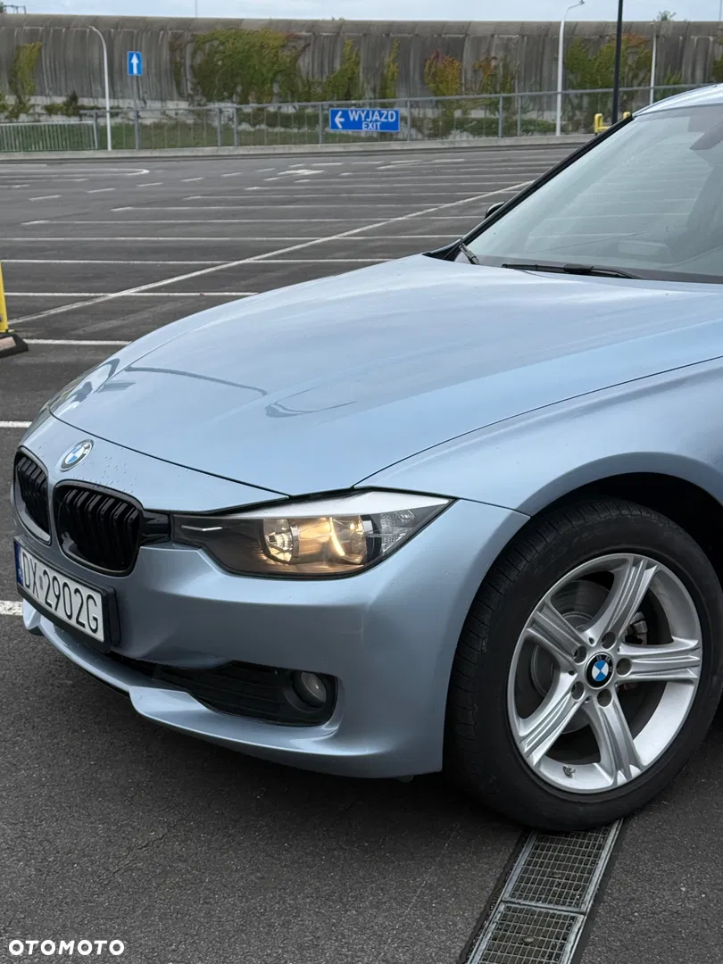 2014 BMW Seria 3, photograph 8