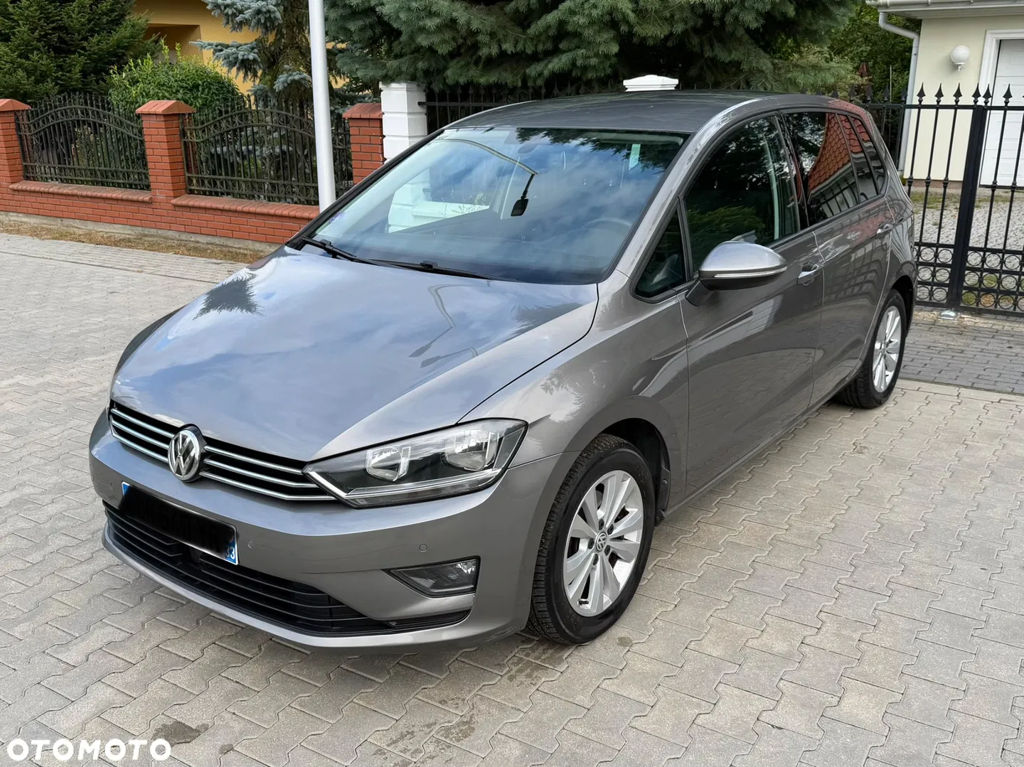2015 Volkswagen Golf Sportsvan 1.4 TSI (BlueMotion Technology) DSG Comfortline, photograph 3