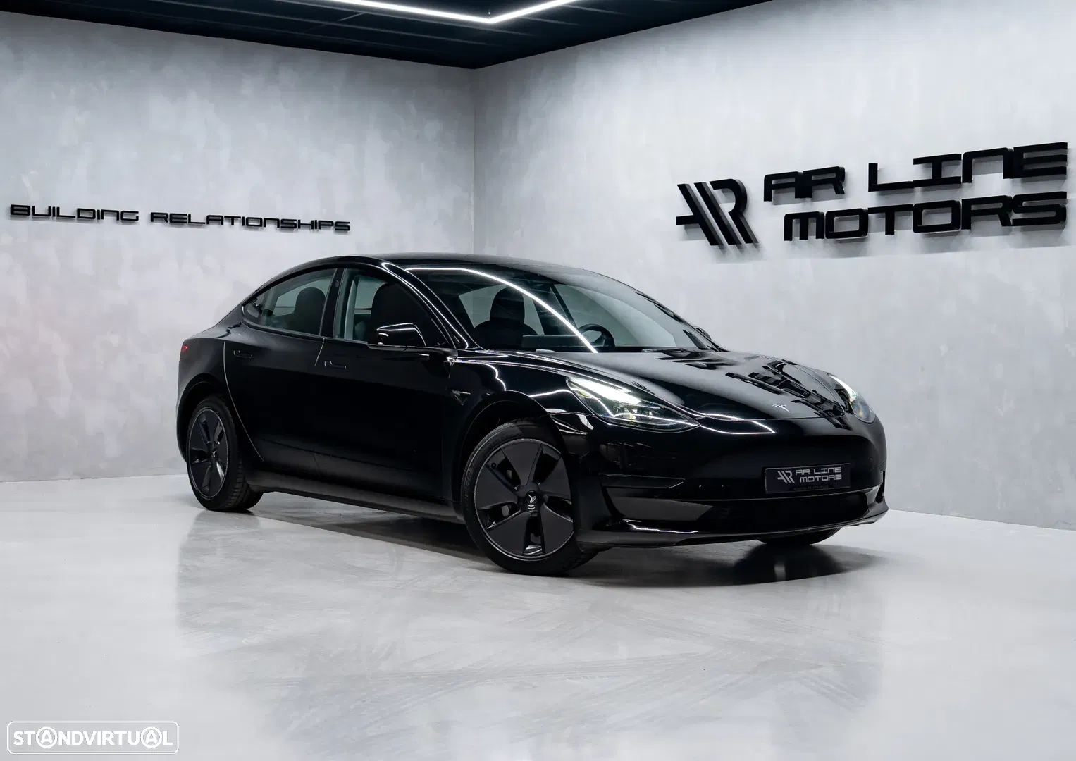 2023 Tesla Model 3 Standard Range Plus RWD, photograph 2