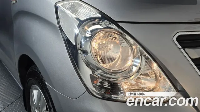 2017 Hyundai Starex 12-Seater Wagon, photograph 7