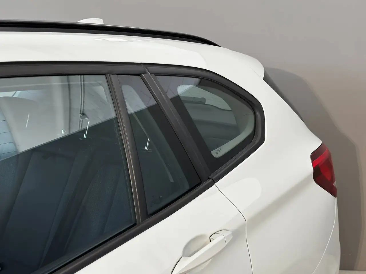 2022 BMW X1 xDrive 25e Business Advantage auto, photograph 7