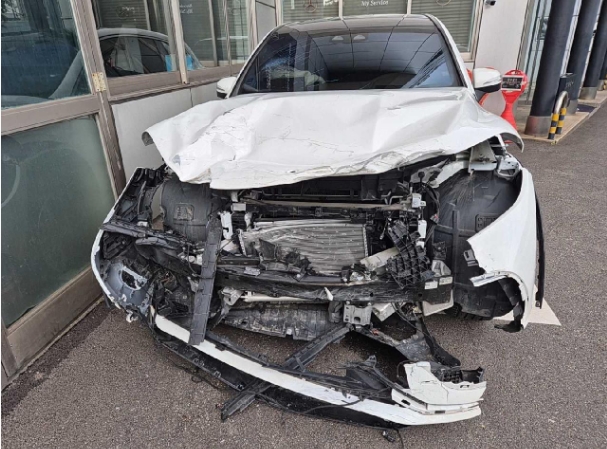 2023 Mercedes-Benz EQS580 4MATIC SUV, photograph 1