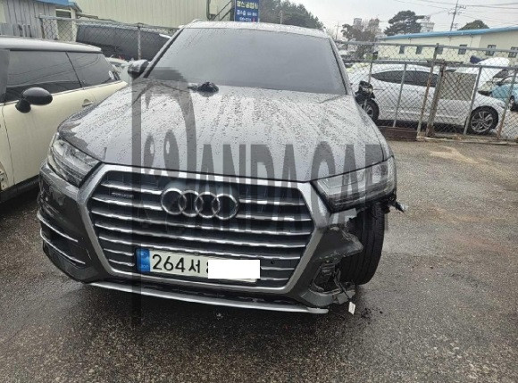 2019 Audi Q7 45 TFSI quattro, photograph 1