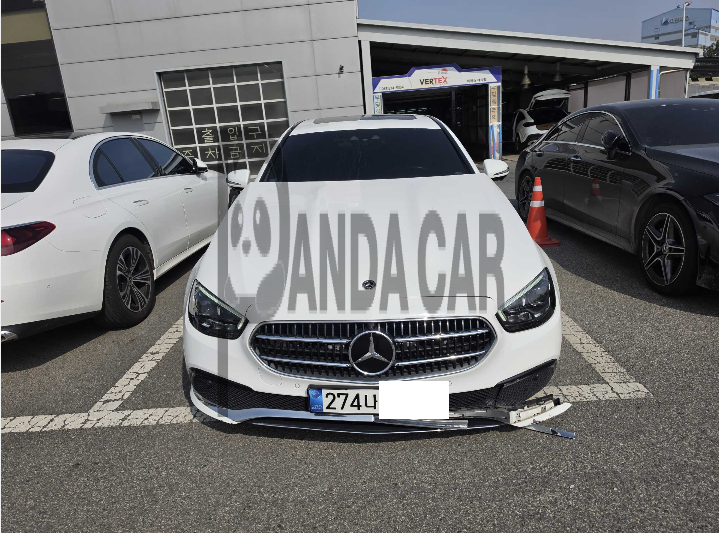 2022 Mercedes-Benz E350 4MATIC, photograph 1