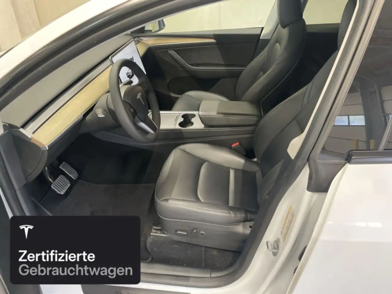 2023 Tesla Model Y Rear-Wheel Drive, photograph 10