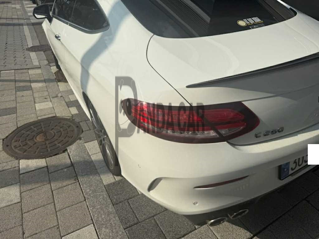 2019 Mercedes-Benz C220 d 4Matic Coupe, photograph 2