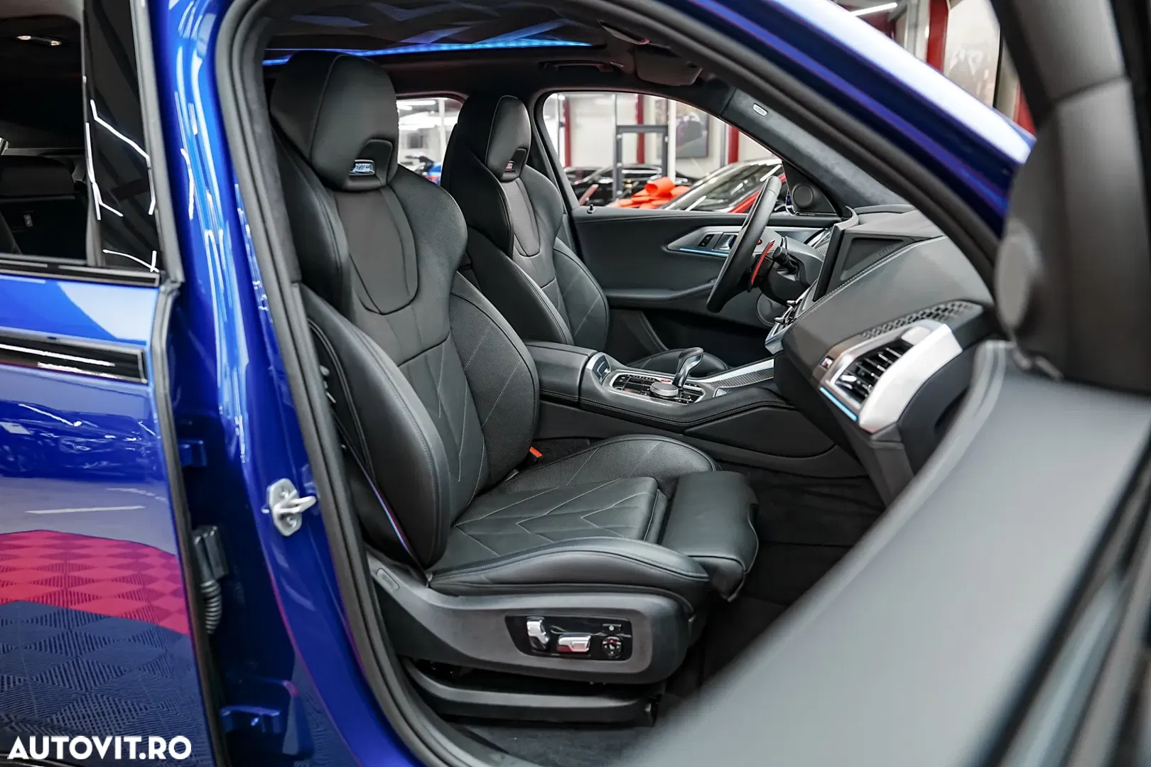 2025 BMW XM, photograph 8