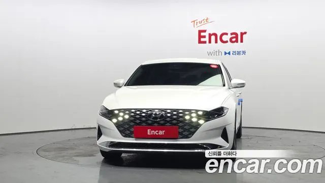 2021 Hyundai Grandeur Premium, photograph 2